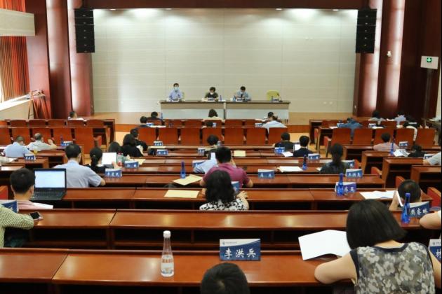 学校召开疫情防控工作专题布置会