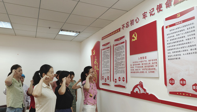 校医院积极发展新党员增添党组织新活力