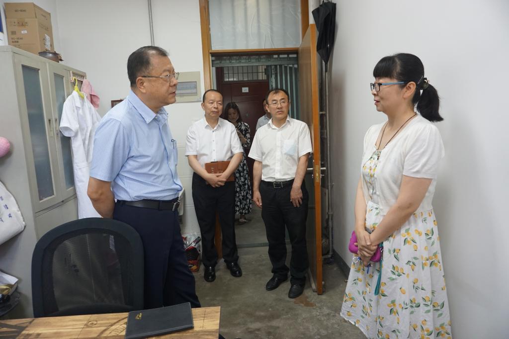 卢建军调研基础医学院