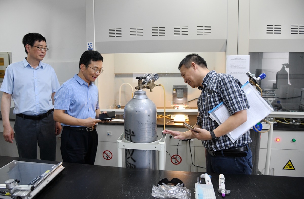 教育部检查组来我校开展实验室安全现场检查