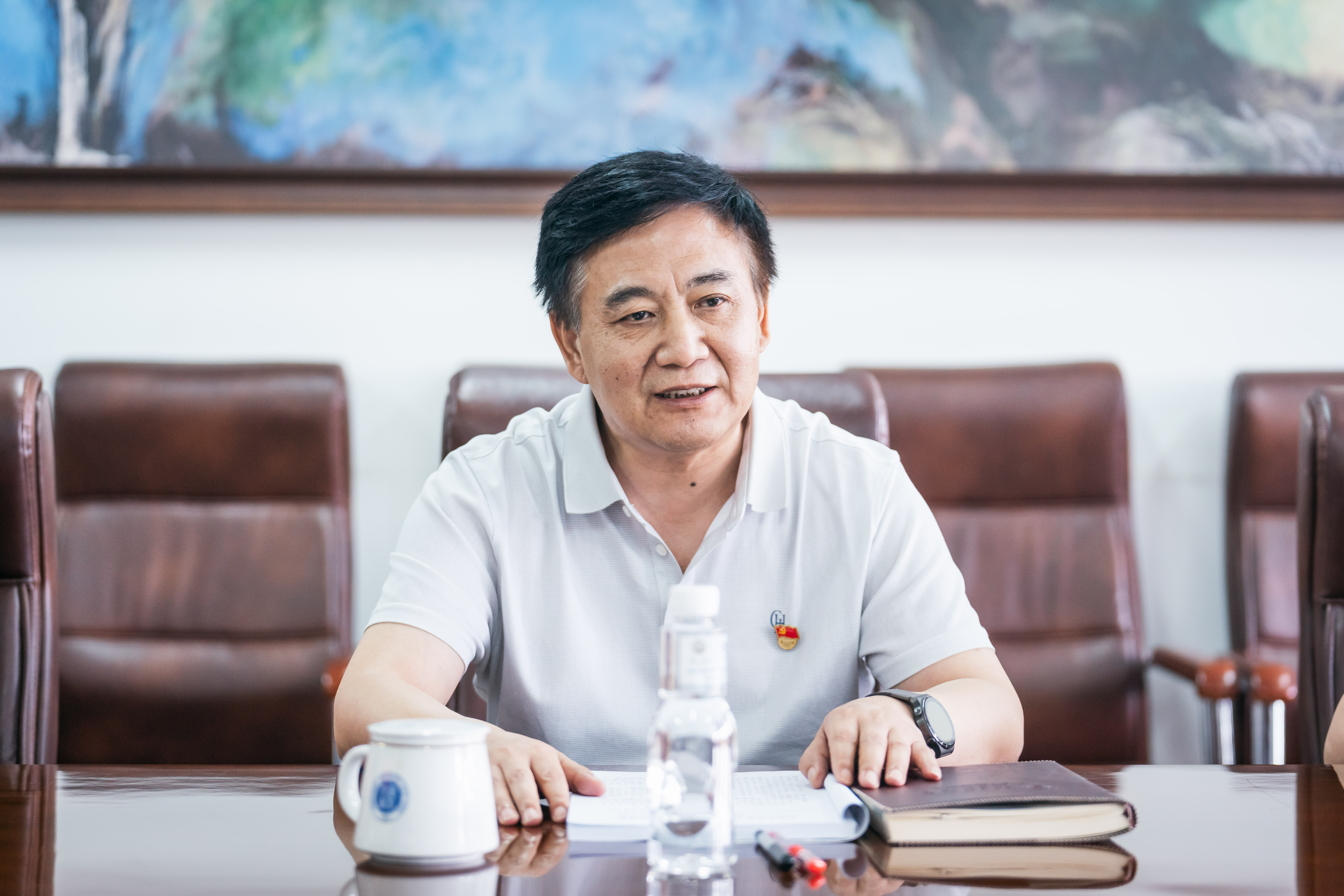 校党委书记王亚杰“七一”讲专题党课