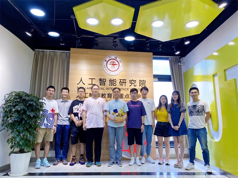 毕业生风采|劳丹宁：以交大之笔，书成长之章