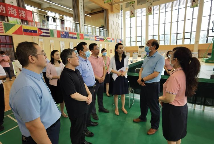 省教育厅厅长刘建林来我校调研附中浐灞中学招生入学工作