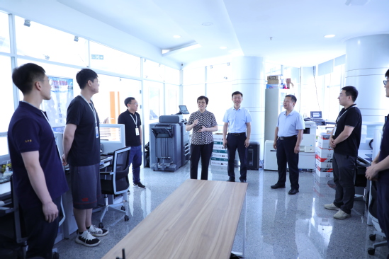 熊晓梅检查本科招生远程录取现场