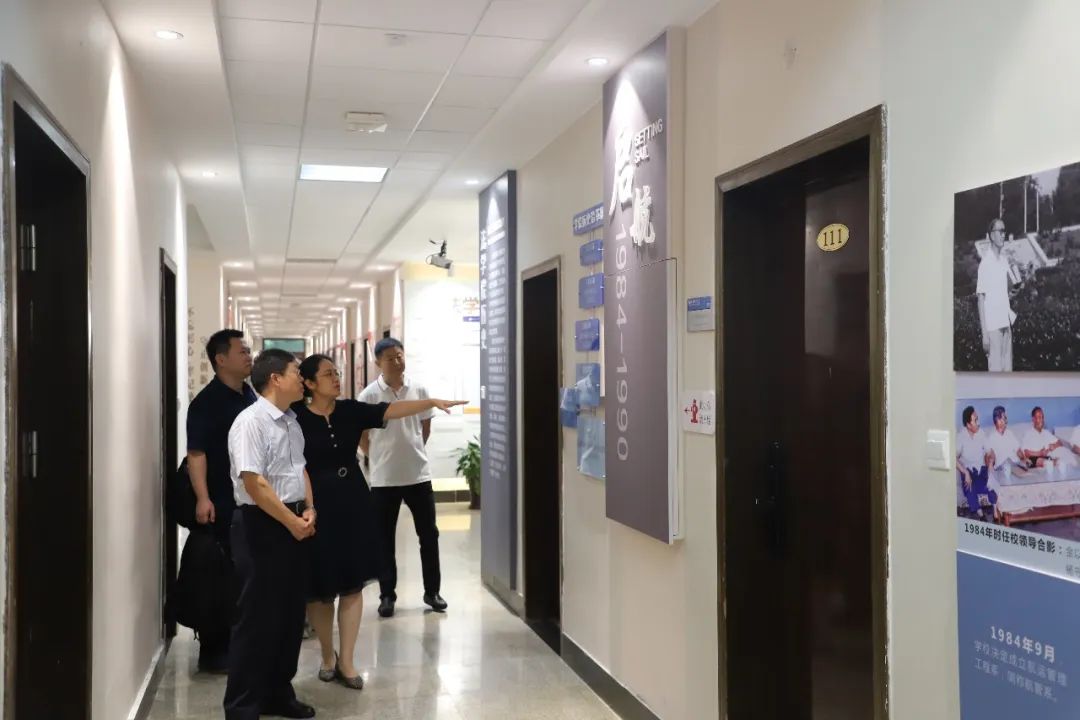 中国贸促会商事法律中心副主任张顺一行到我校调研