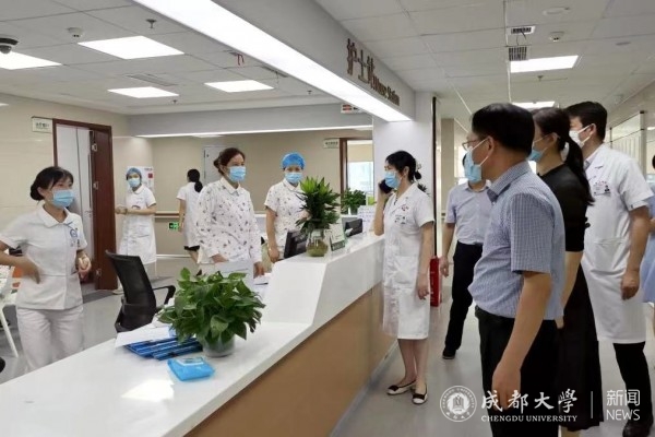 刘强带队慰问附属医院一线医务人员和退役军人