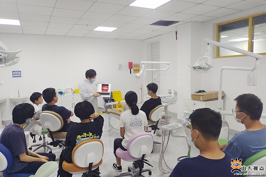 ［口腔］开展“关注口腔健康”中学生暑期社会实践活动
