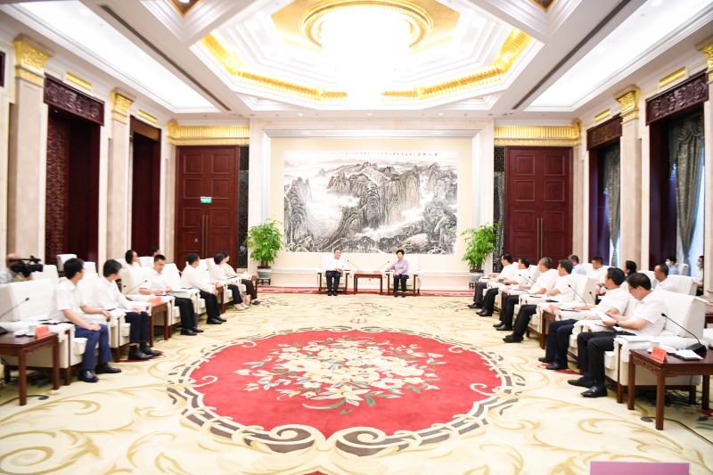 校党委书记杨振斌访问贵州并参加中国-东盟教育交流周活动