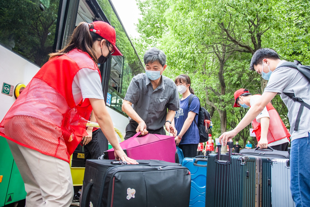【迎新季】2022级新生报到现场直击