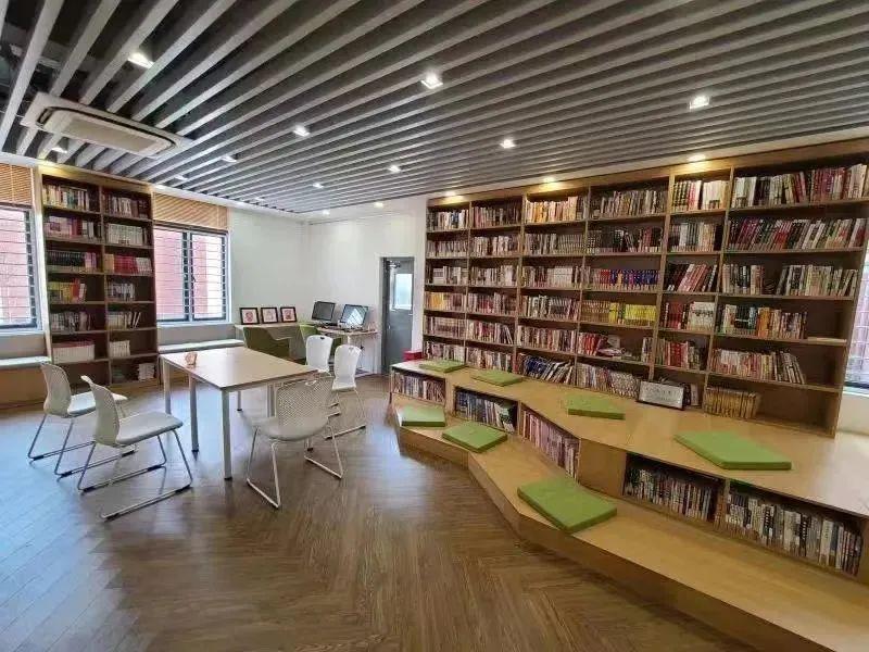 上海交通大学附属黄浦实验中学、小学揭牌仪式举行