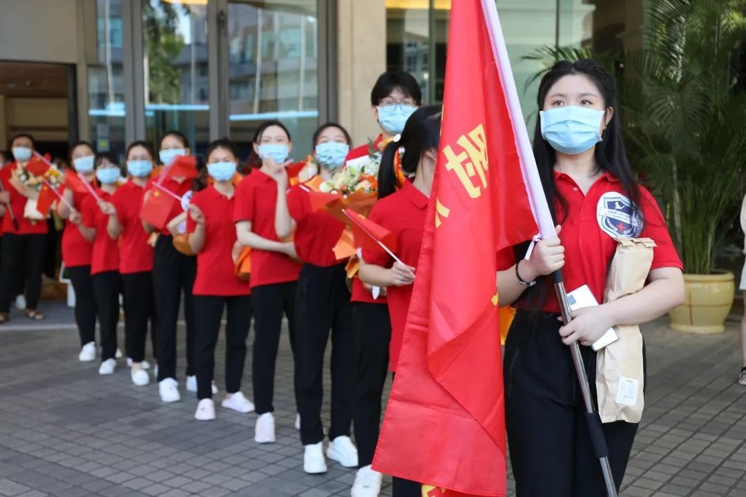 厦大附属翔安医院10名援琼“战士”凯旋