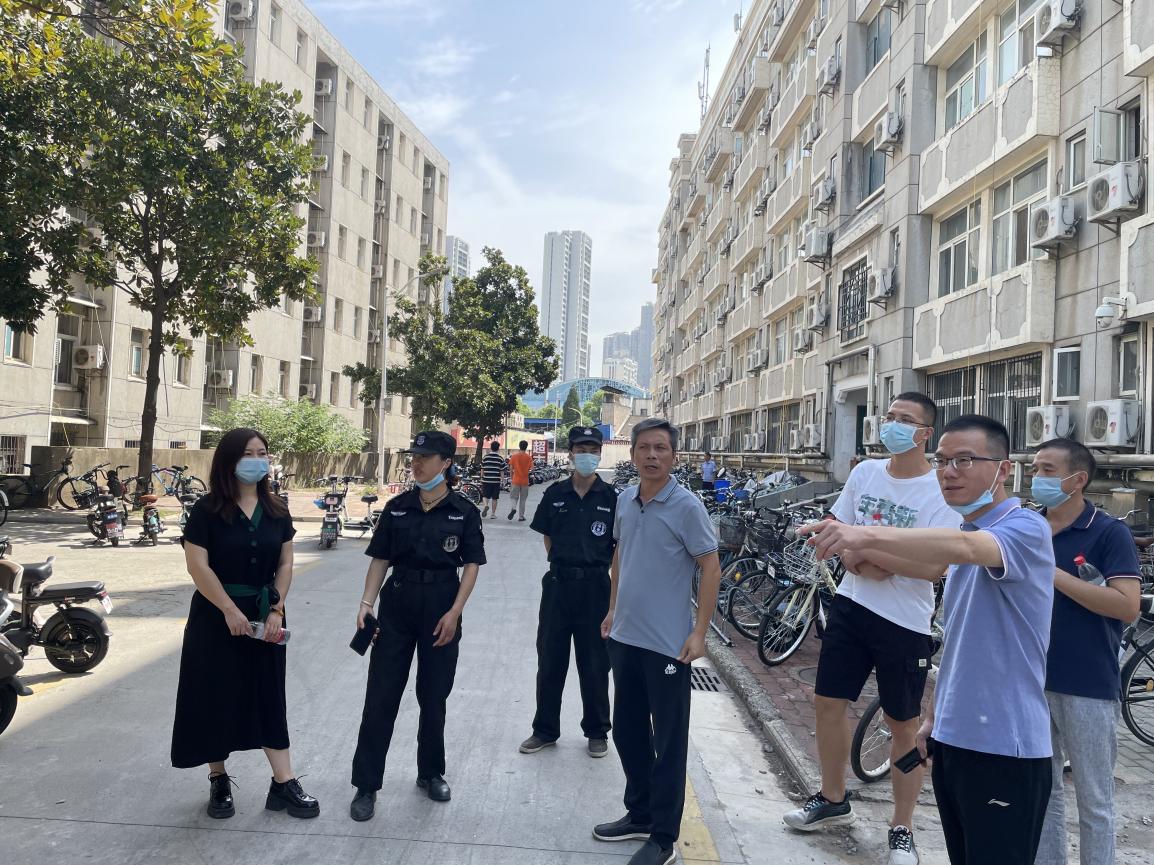 规范临湖片区交通秩序，提升校园安全建设实效