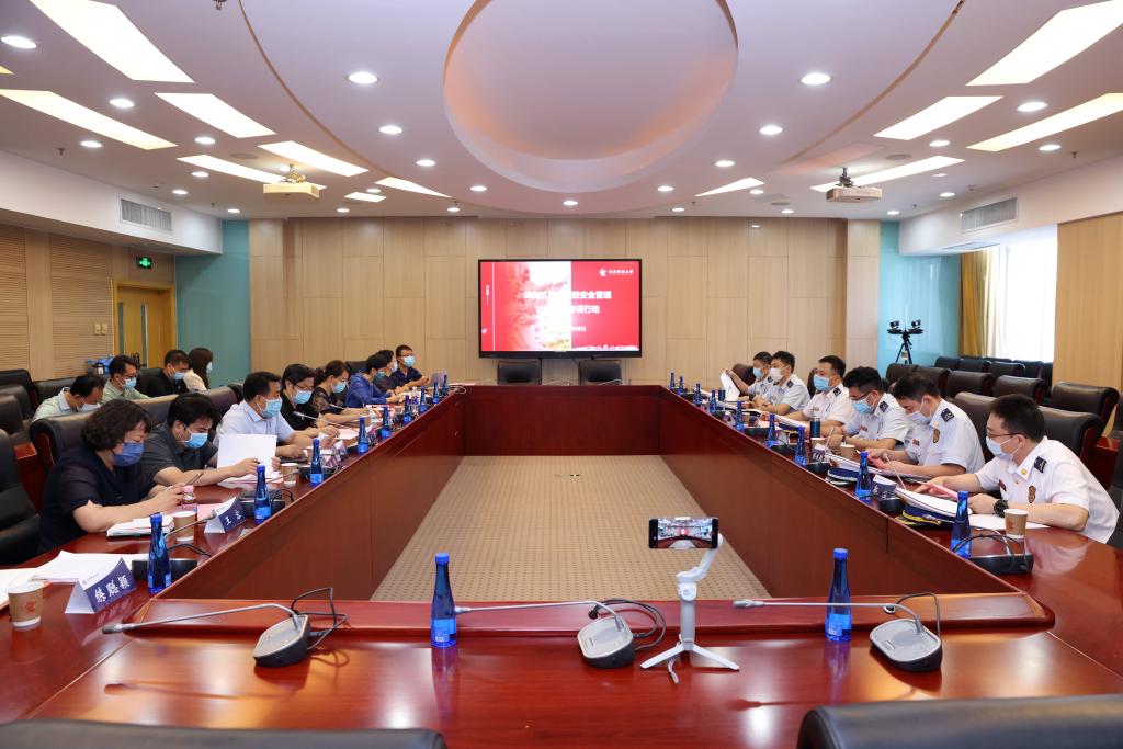 海淀区高校消防安全管理达标检查组来校检查指导消防安全工作