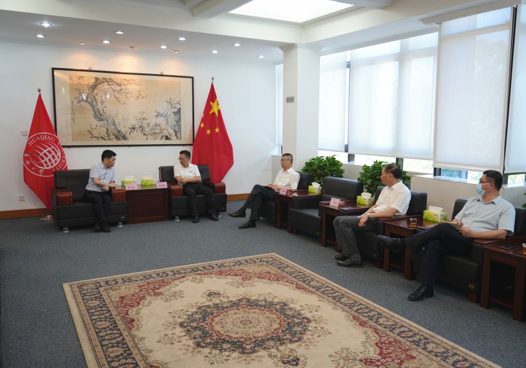 泉州市副市长陈小辉来校调研
