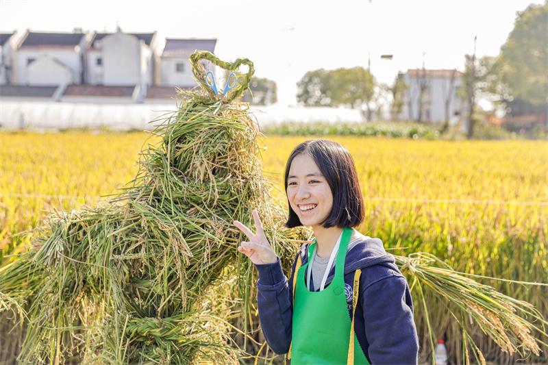 明宛萱_照片素材.jpg