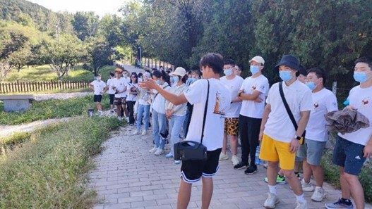 物理科学学院20220306班召开“争做模范带头绽放美丽青春”主题团日活动