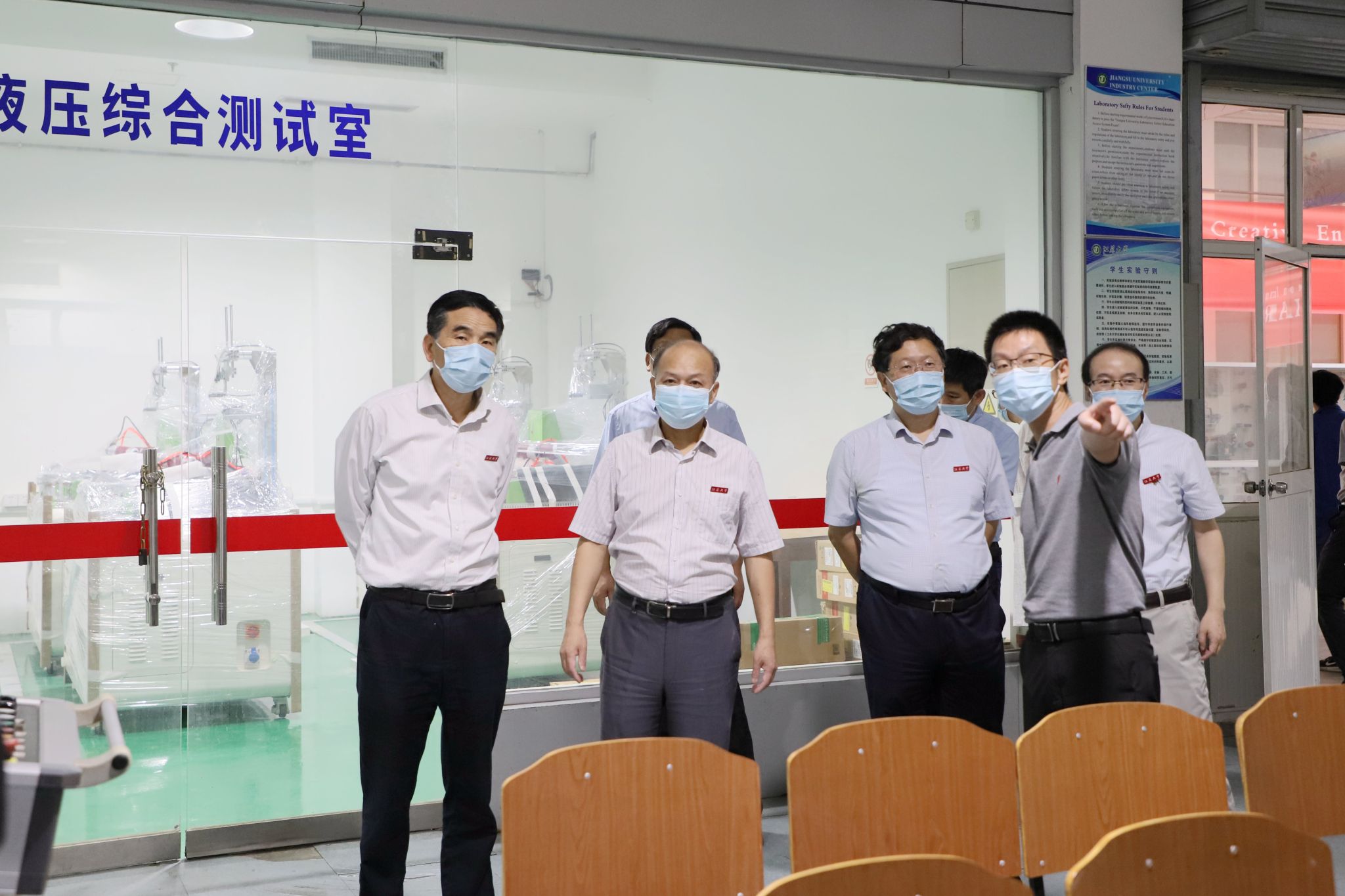 颜晓红带队检查线下教学准备情况