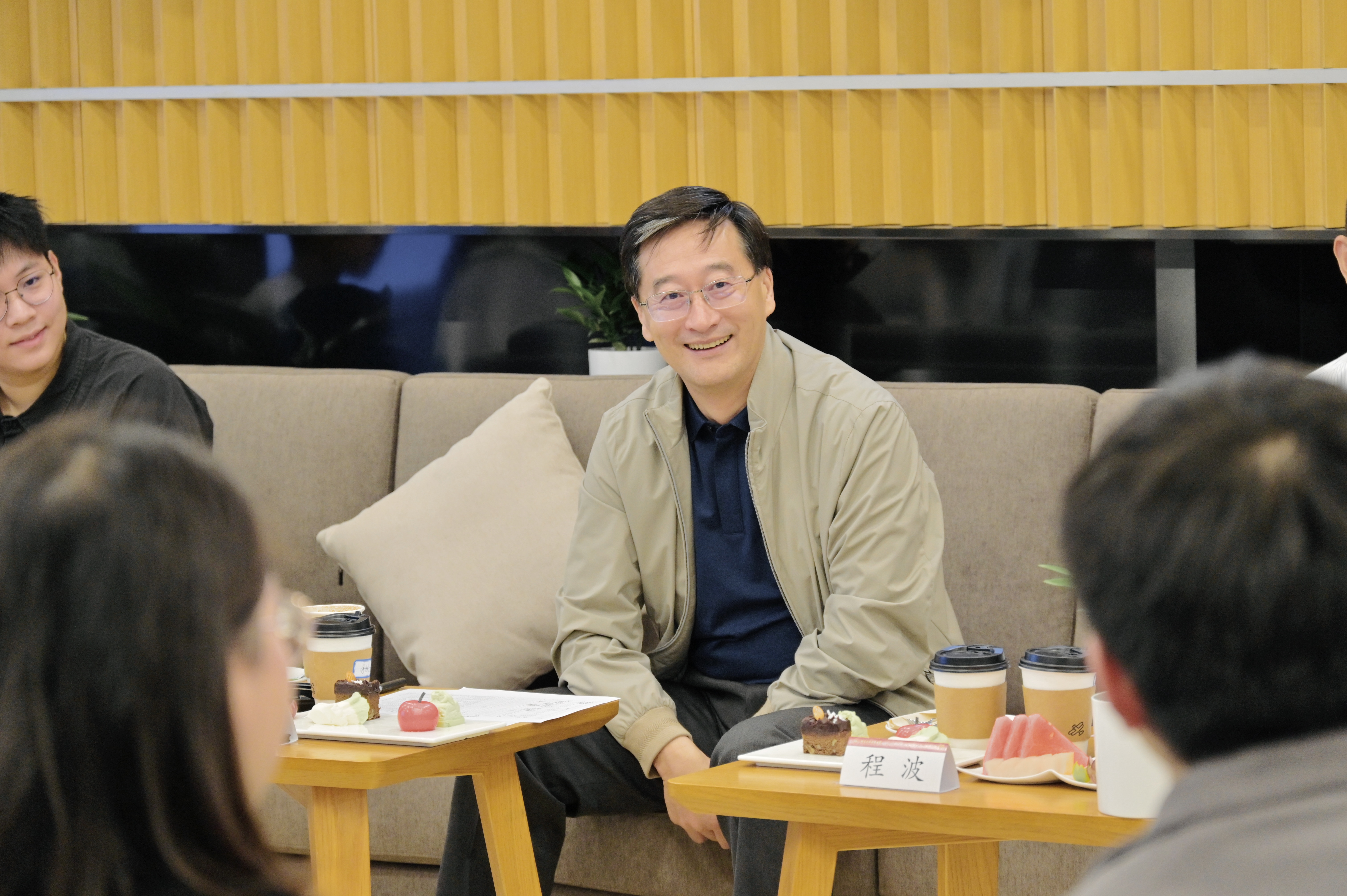 “为祖国庆华诞与北航共成长”——校长王云鹏院士与2022级新生代表交流座谈
