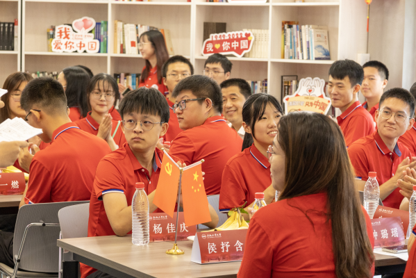 电气与自动化工程学院举办“青春献礼二十大，我与祖国共庆生”师生集体生日会