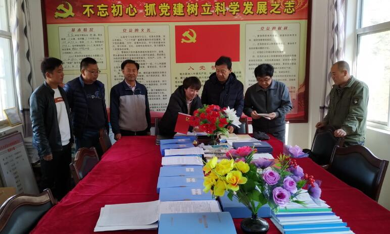 学院干部赴礼县开展精准扶贫工作