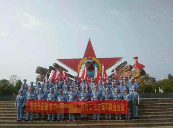 红色体验教学，推进“两学一做”