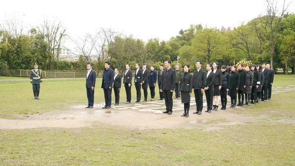 瑞金革命传统文化教育学院举行清明公祭活动