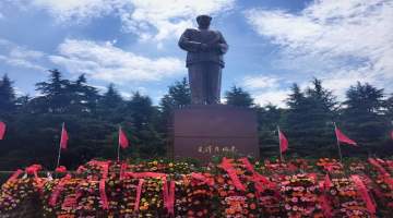 湖南红色教育培训基地--毛泽东铜像广场