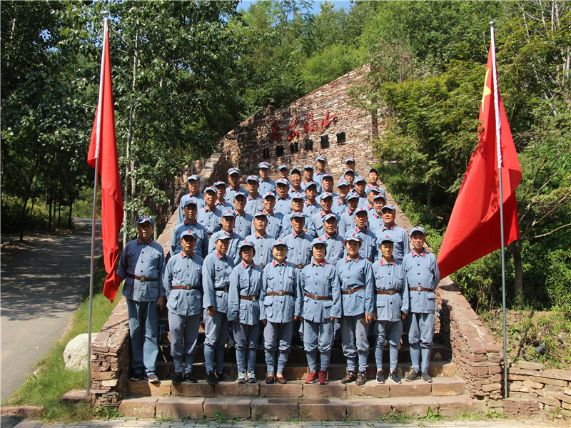 济源市税务系统退休党员干部走进愚公移山红色教育基地参观学习