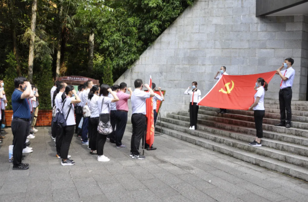 追忆峥嵘岁月 感悟初心使命