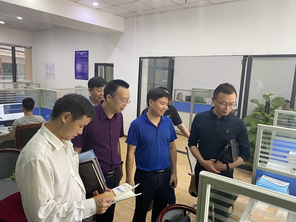 重庆文理学院继续教育学院培训学院来我校考察商定合作办学