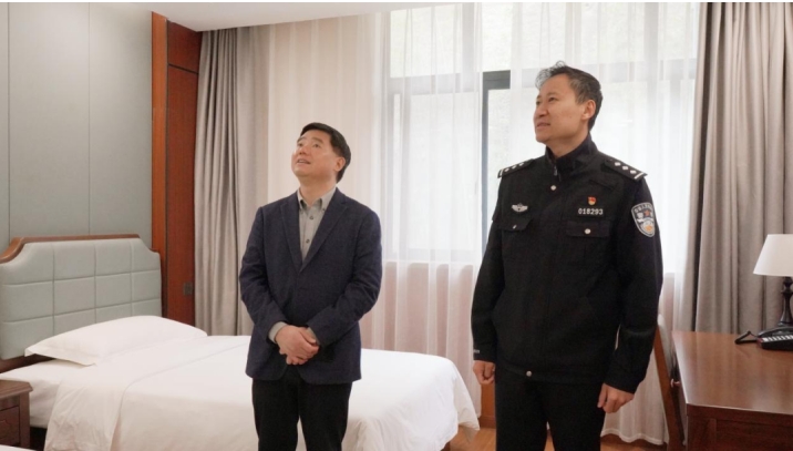 重庆法商教育培训学校与重庆警察学院开展合作洽谈