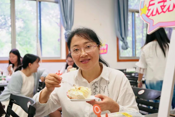 从心出发，凝聚团队力量 重庆法商教育培训学校举办2025年上半年员工生日会