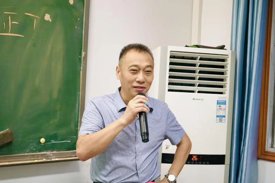 重庆法商教育培训学校举办教师节公益健康讲座 关爱教师健康科学防治肿瘤