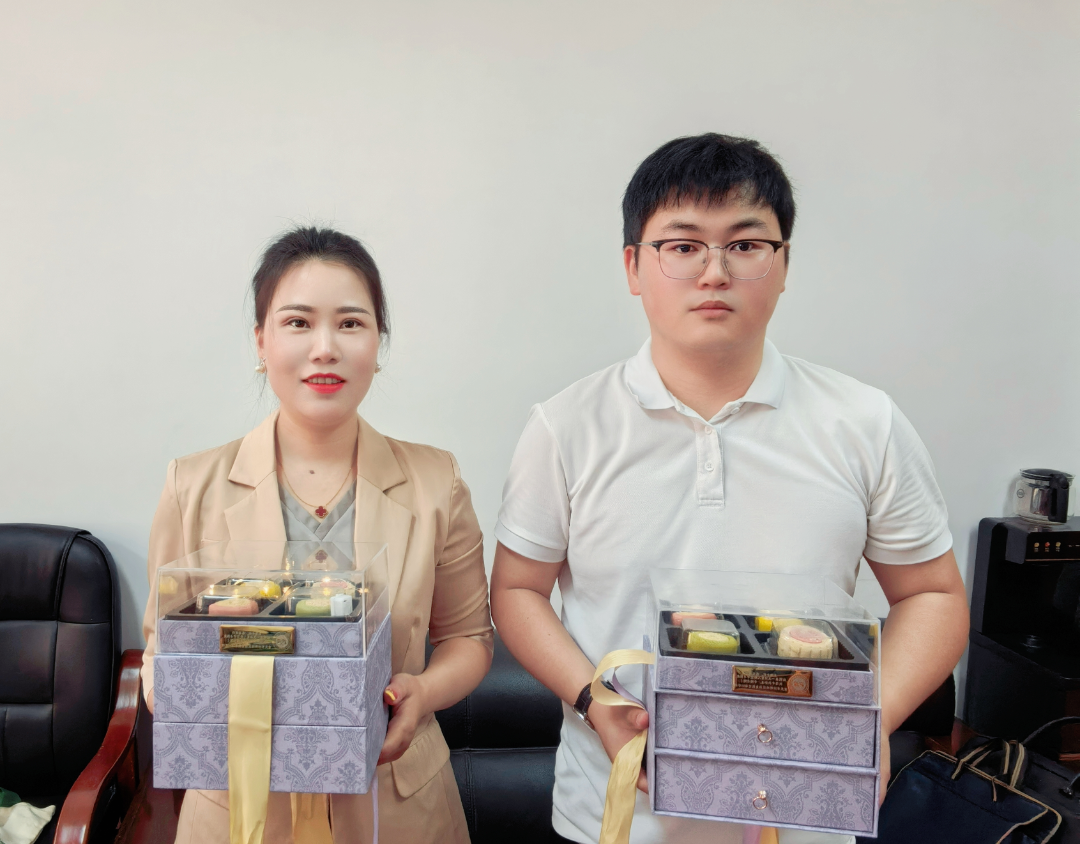中秋慰问暖人心！重庆法商教育培训学校让员工感受 “家” 的温度