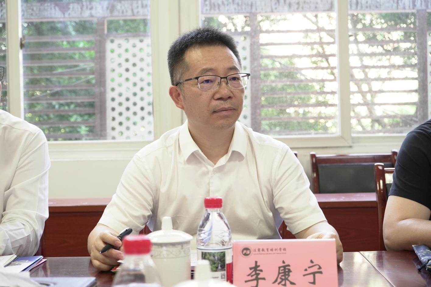 重庆市新专联第二联谊组走访调研会员单位重庆法商教育培训学校 精准对接企业需求