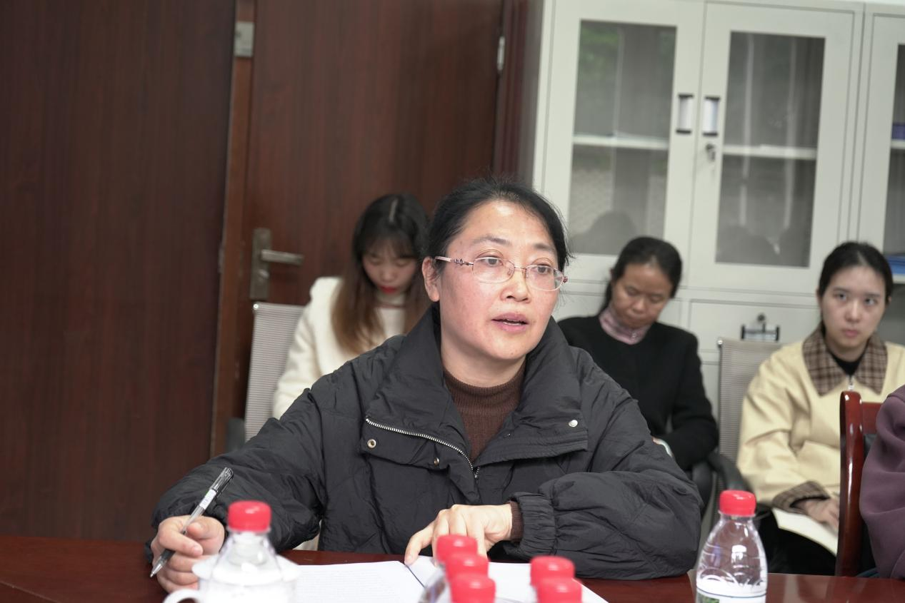 重庆法商教育培训学校开展党的二十届四中全会精神专题党课学习会