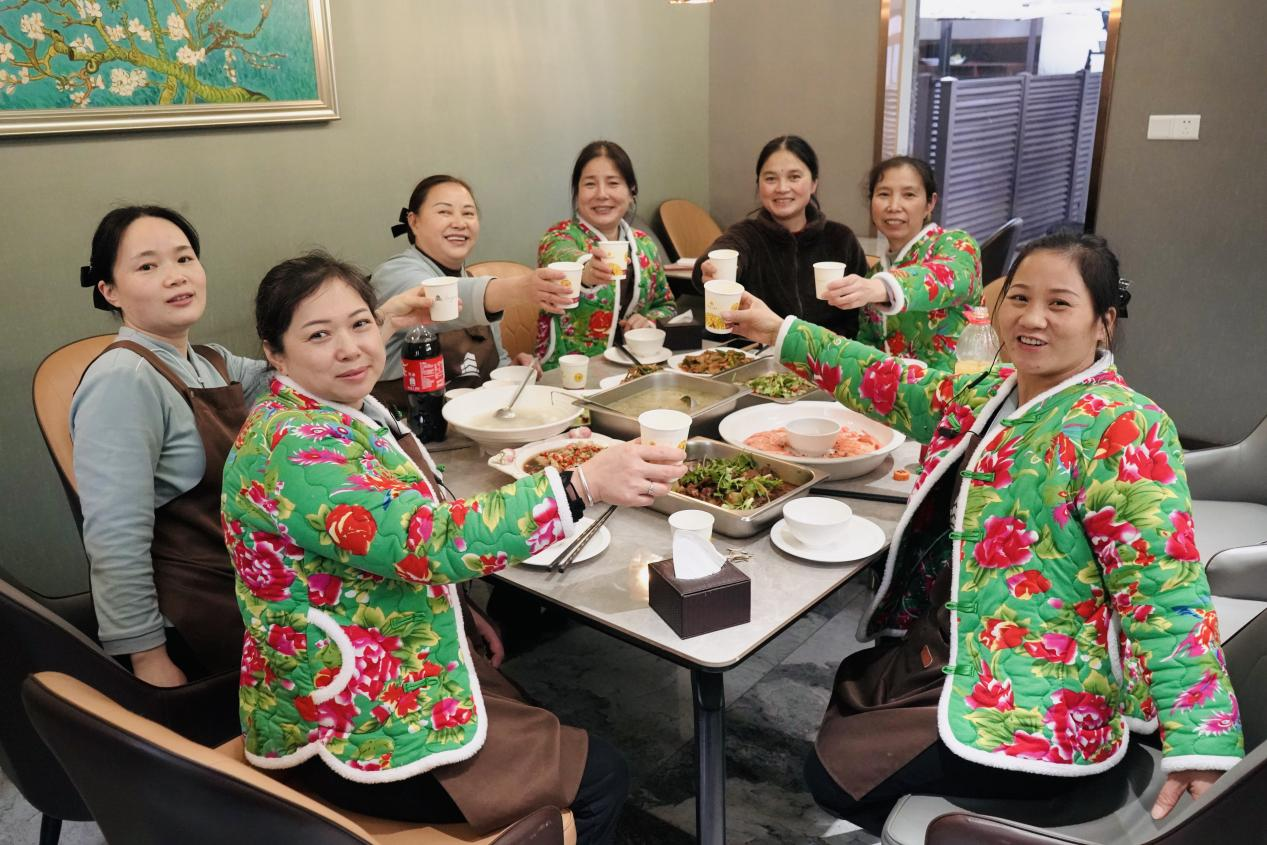 欢聚迎元旦 重庆法商教育培训学校旗下慧苑酒店举办元旦欢聚活动