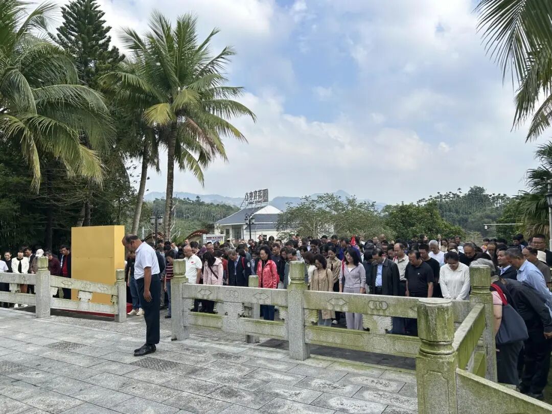 传承红色基因 厚植法治根基 五届十四期全国青少年法治教育研修班在海南开展实践活动