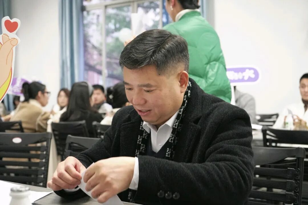 温情暖冬日 重庆法商教育培训学校举办2025年下半年员工生日会