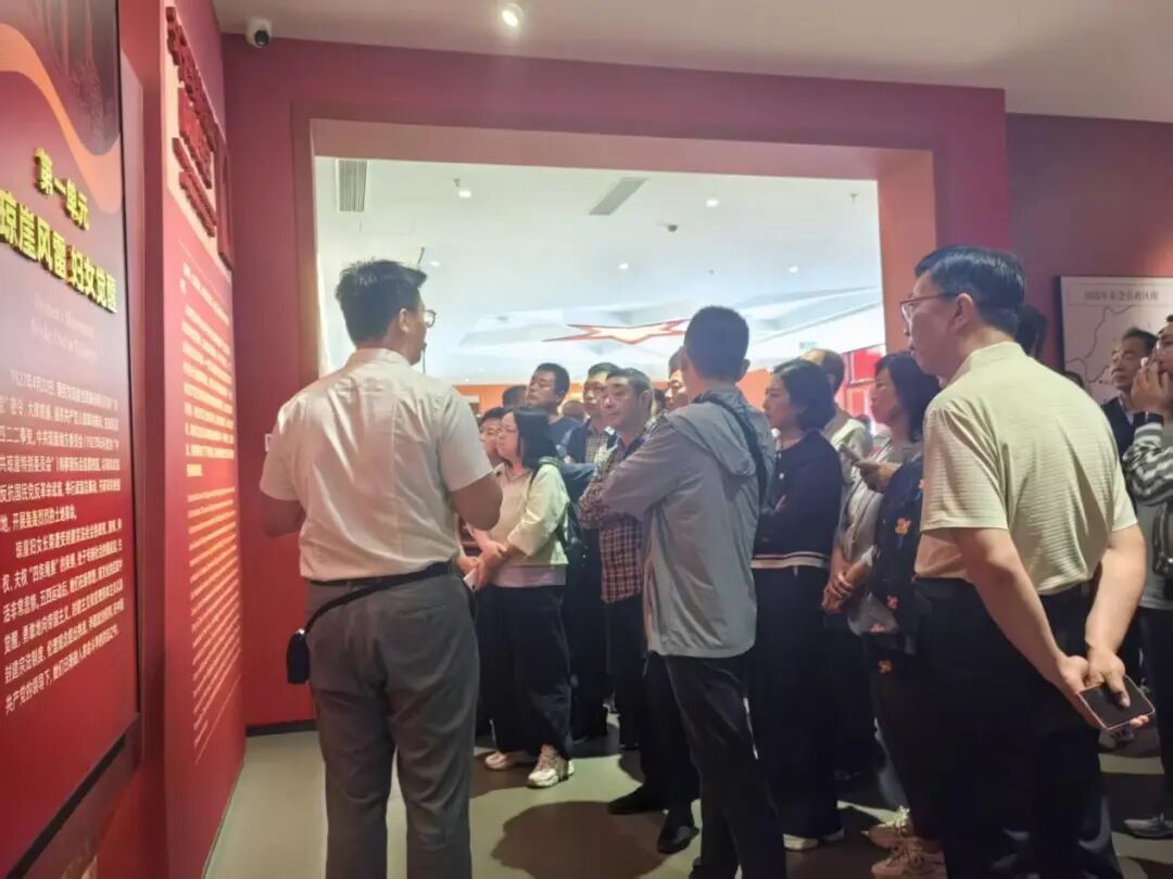 传承红色基因 厚植法治根基 五届十四期全国青少年法治教育研修班在海南开展实践活动