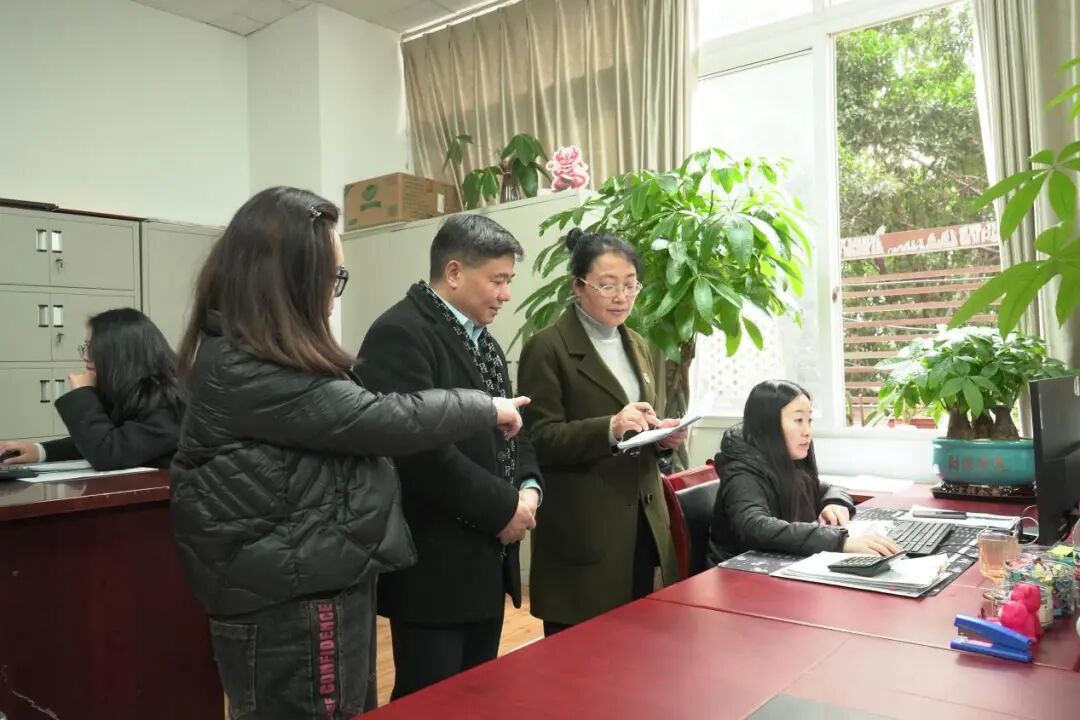 辞旧迎新焕新颜 重庆法商学校开展节前环境整治与作风建设活动 辞旧迎新焕新颜 重庆法商学校开展节前环境整治与作风建设活动