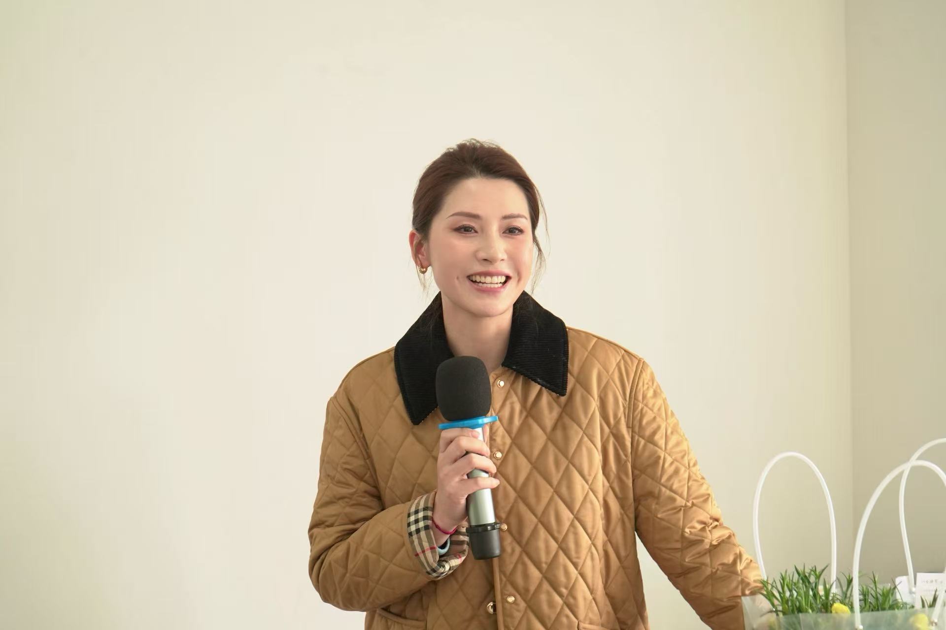 重庆法商学校开展“芳华悦己，自在逐光”三八妇女节女性成长讲座活动