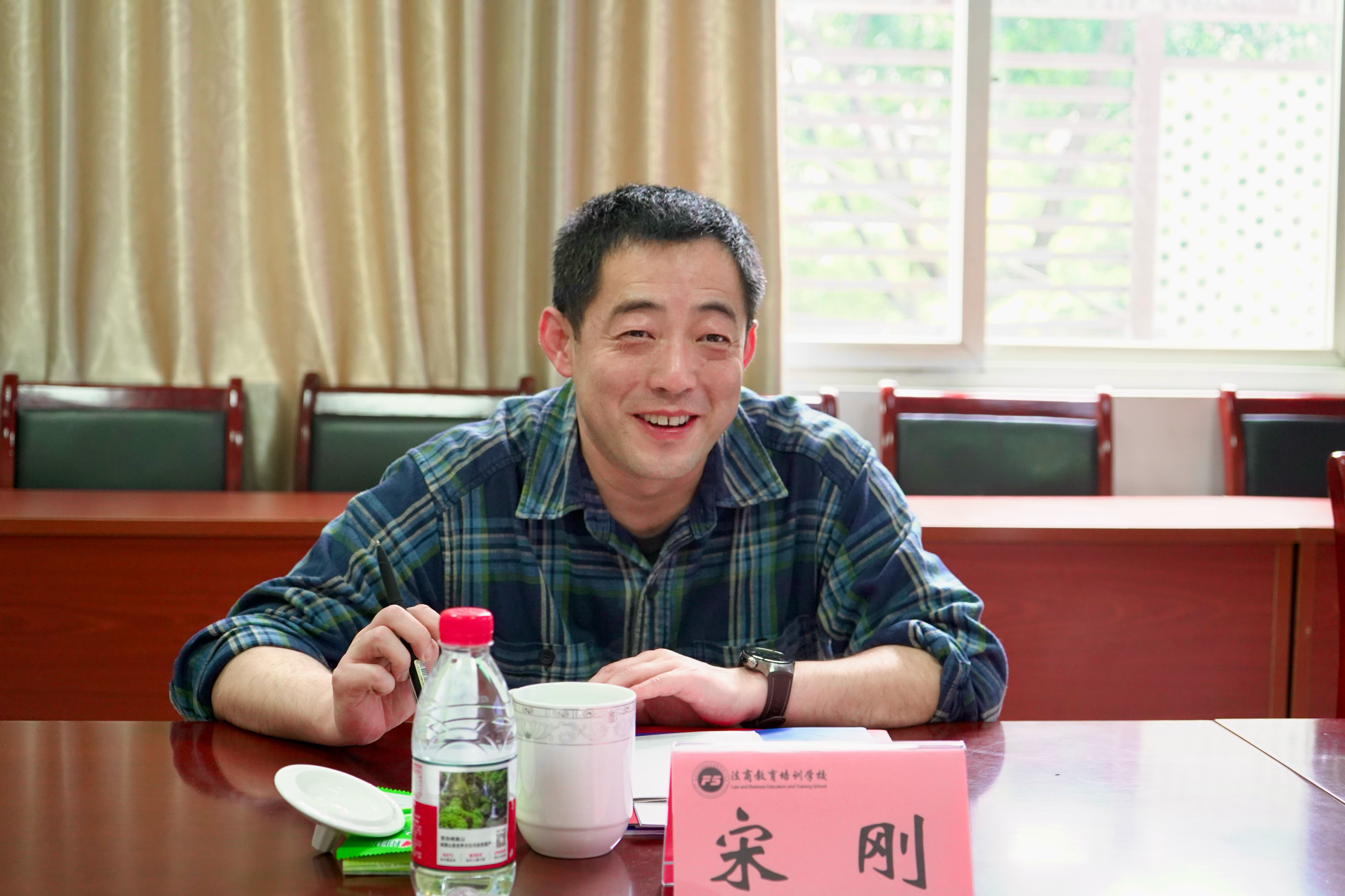 重庆艺术工程职业学院继续教育学院莅临重庆法商学校开展交流座谈会