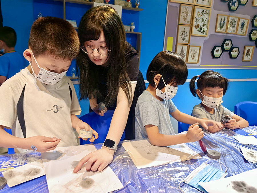 重庆法商学校开展“我为新重庆建设尽份力”主题公益实践活动