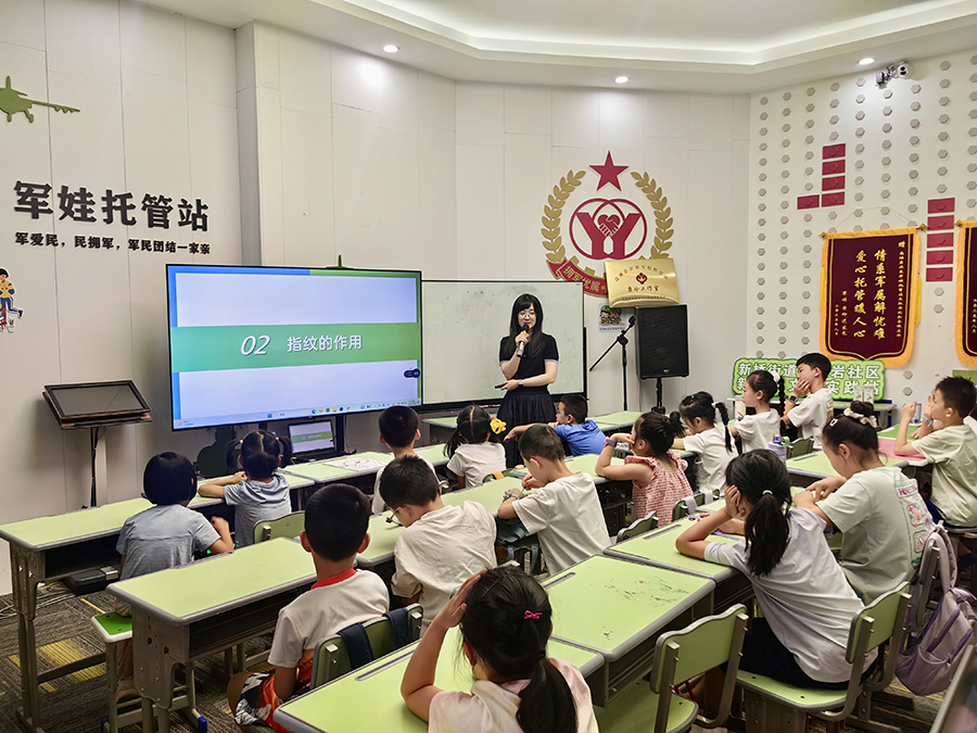 重庆法商学校开展“我为新重庆建设尽份力”主题公益实践活动