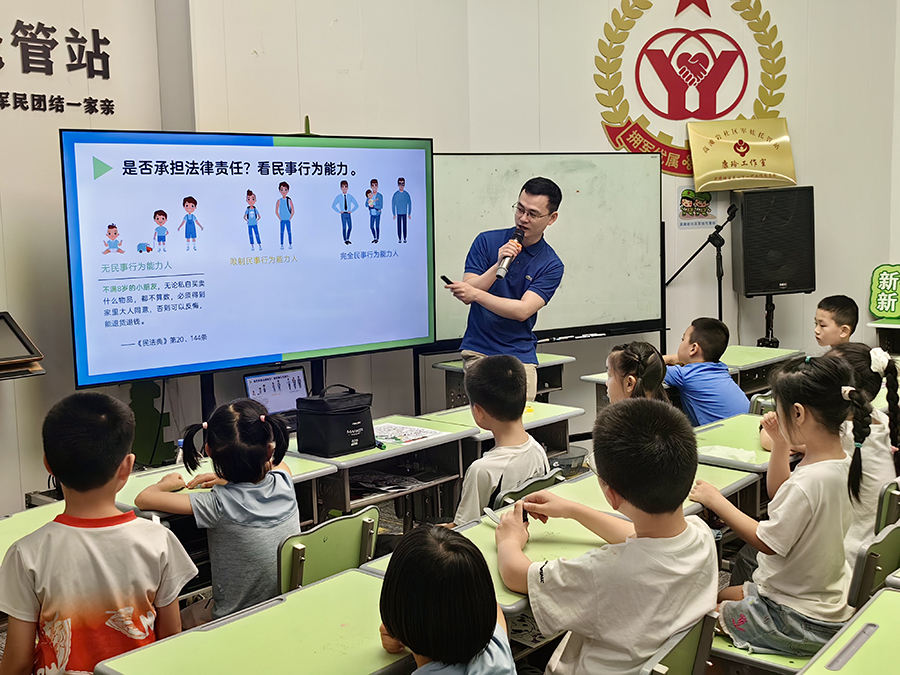 重庆法商学校开展“我为新重庆建设尽份力”主题公益实践活动