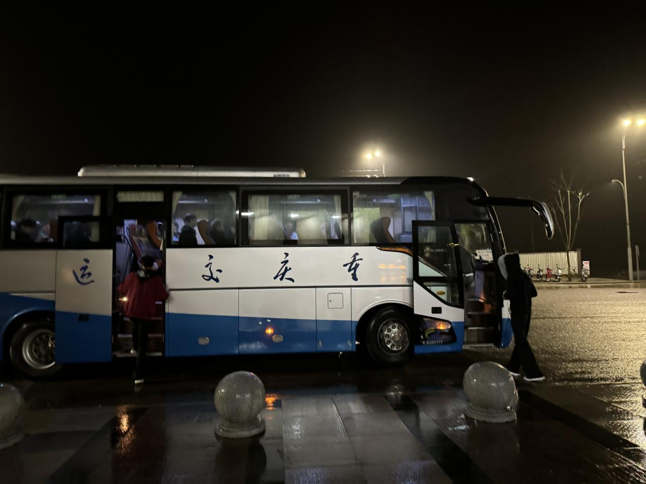 以精细化组织和暖心服务，为考试学子保驾护航 ---重庆文理学院校考送考工作顺利开展