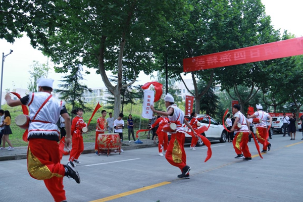 [学生工作]学校举办2019届毕业生爱心送站活动