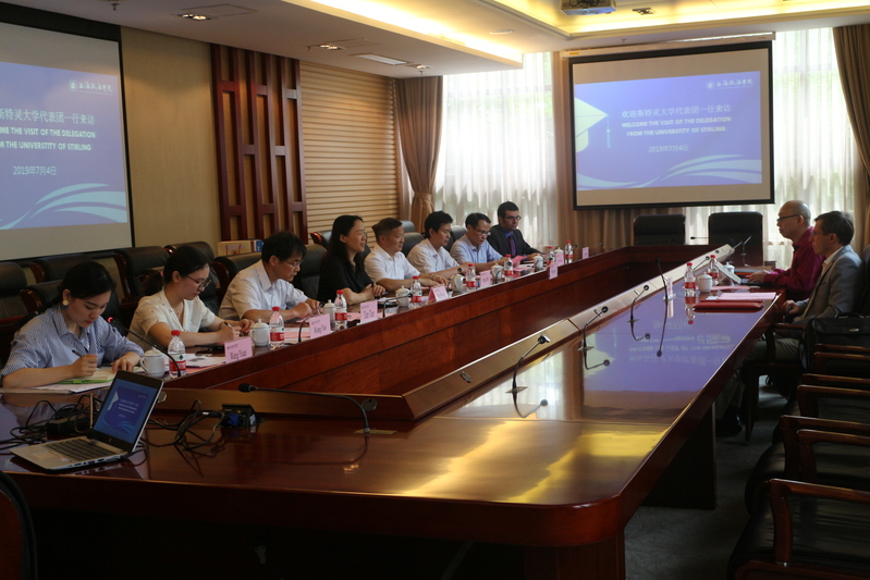 副校长胡继灵会见英国斯特灵大学副校长Neville Wylie一行
