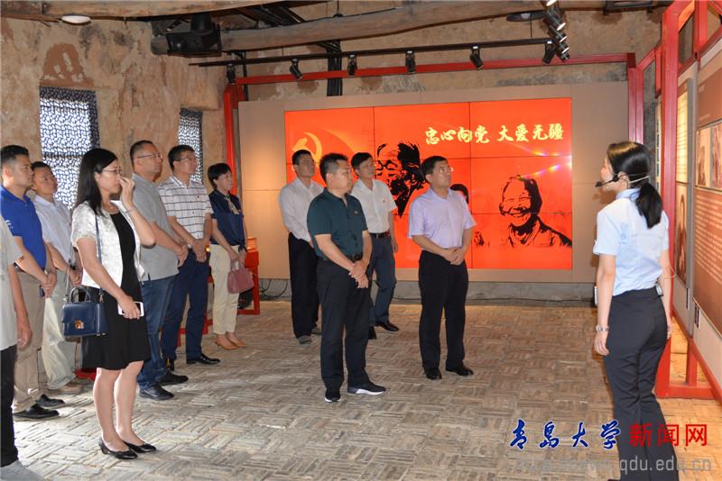 学校组织新提任管理干部赴威海党性教育基地现场教学并举行揭牌仪式